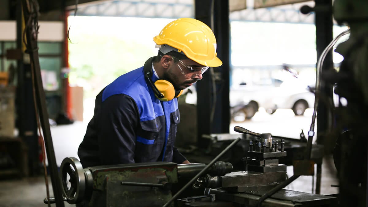 ENGINEERING TECHNOLOGIST PRODUCTION GRADE A - C