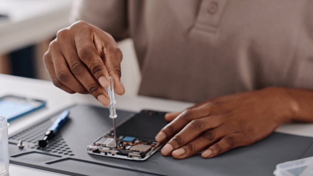 Free Cellphone Repair Training Programme for Limpopo Youth 2025